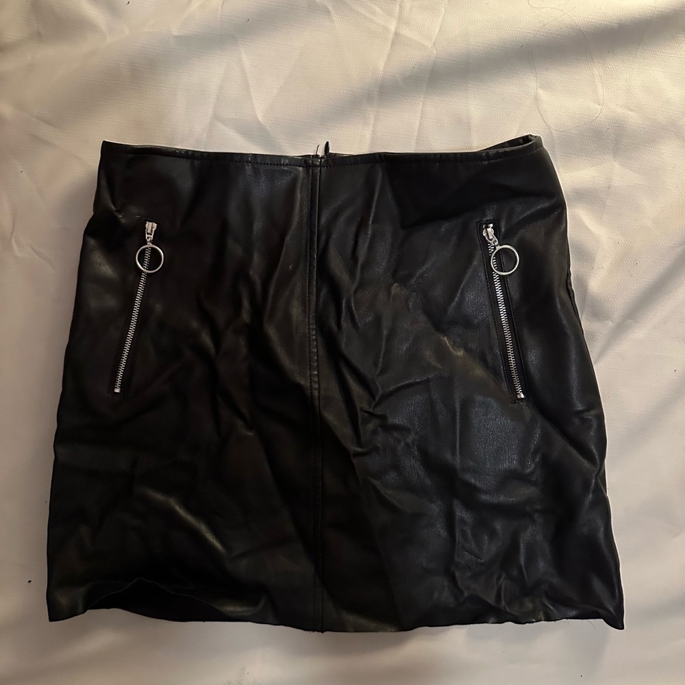 Forever 21 Black pleather skirt